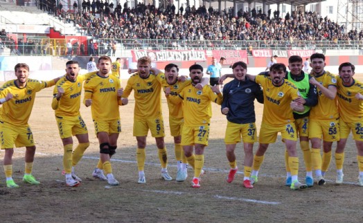 Menemen FK son dakikada güldü