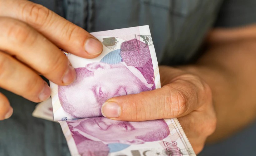 Emekli maaş farkı bugün hesaplara geçiyor