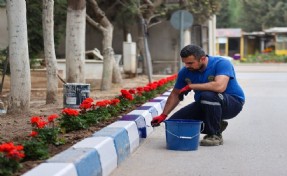 Buca'da bayram hazırlığı: Mezarlıklar ve camiler temizlendi