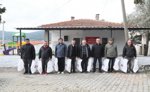 Urla Belediyesi'nden çiftçiye tohum desteği