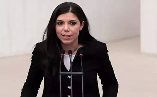 AK Parti'li eski vekile trafikte saldırı!