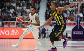 Aliağa Petkimspor evinde lider Fenerbahçe'ye mağlup oldu