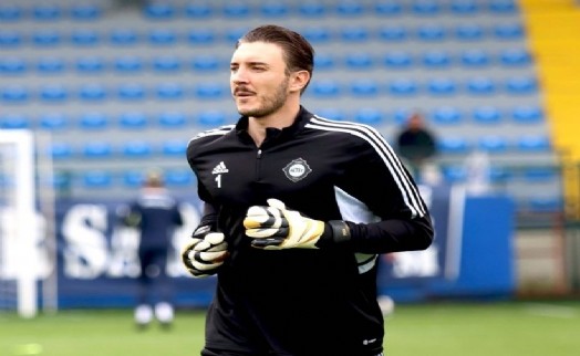 Altay'da kaleci Ozan eldivenlere kavuştu