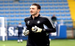Altay'da kaleci Ozan eldivenlere kavuştu