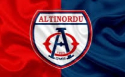 Altınordu'da 4 futbolcu sınırda