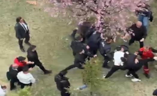 Ankara Üniversitesi'nde boykot uygulayan öğrencilere saldırı girişimi: Soda şişesi fırlattılar