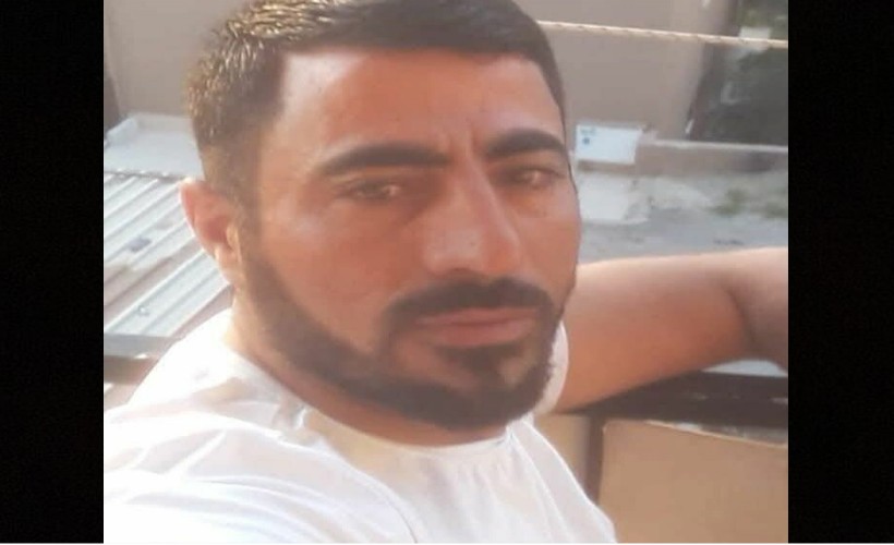 Annesiyle gördüğü kişiyi kamayla öldürdü
