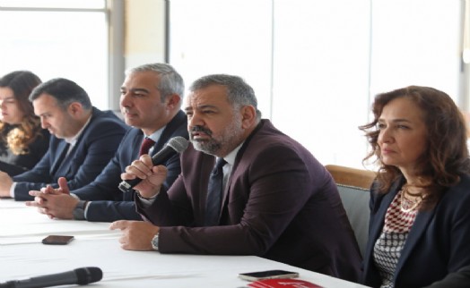 Aslanoğlu ilçe başkanlarıyla bir araya geldi: İmamoğlu’na destek çağrısı!