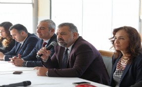 Aslanoğlu ilçe başkanlarıyla bir araya geldi: İmamoğlu’na destek çağrısı!