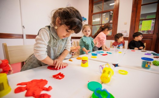 Ayla Ökmen Mutlu Çocuklar Oyun Evi talep üzerine saatlik hizmet verecek