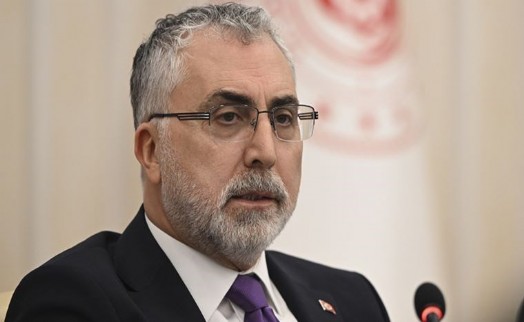 Bakan Vedat Işıkhan duyurdu: Doğum izni süresi artıyor!