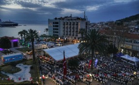 Başkan Denizli: Ramazan, bir ekmeği bölüşmenin ayıdır