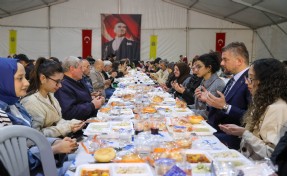 Başkan Duman, Kadir Gecesi’nde vatandaşlarla aynı sofrada buluştu