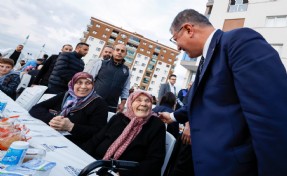Başkan Tugay: Bu sofralarda geleceğe dair umutlanıyoruz