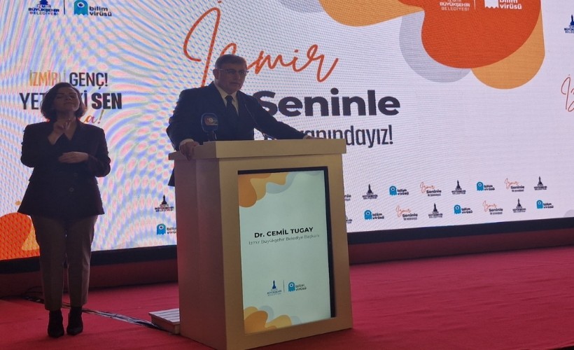Başkan Tugay gençlerle buluştu: İzmir’den giden ‘genç’ gelen ‘emekli’!