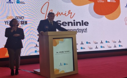 Başkan Tugay gençlerle buluştu: İzmir’den giden ‘genç’ gelen ‘emekli’!