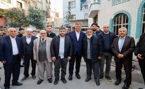 Başkan Tugay, yurttaşlarla bayramlaştı
