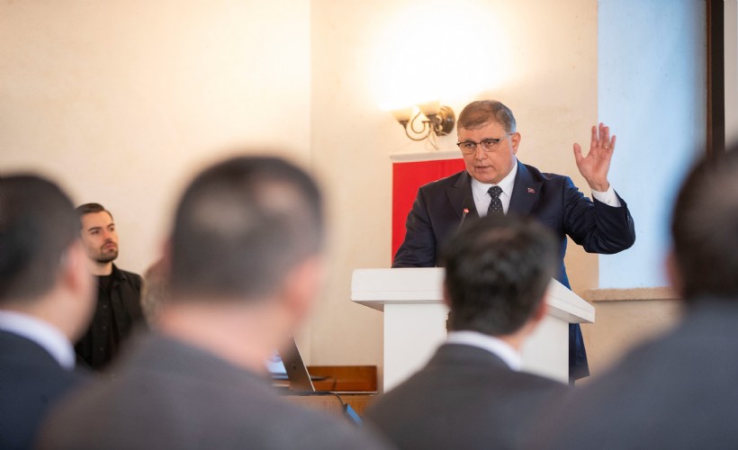 Başkan Tugay’dan 'Demokrasiye sahip çıkalım' mesajı