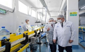Başkan Tugay’dan Şaşal Su Fabrikası’na ziyaret