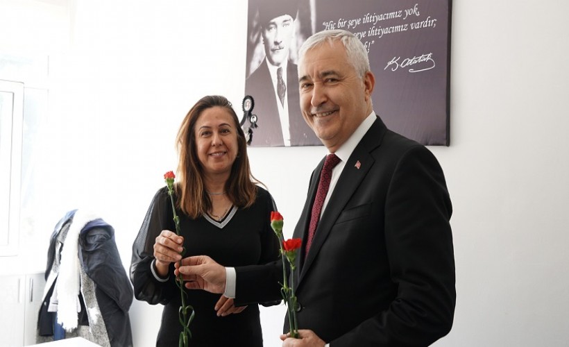 Başkan Türkmen'den 8 Mart kutlaması: Toplumun geleceği, kadının emeği ile güzelleşiyor