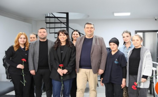 Başkan Yetişkin’den kadın mesai arkadaşlarına 'ikramiye' müjdesi