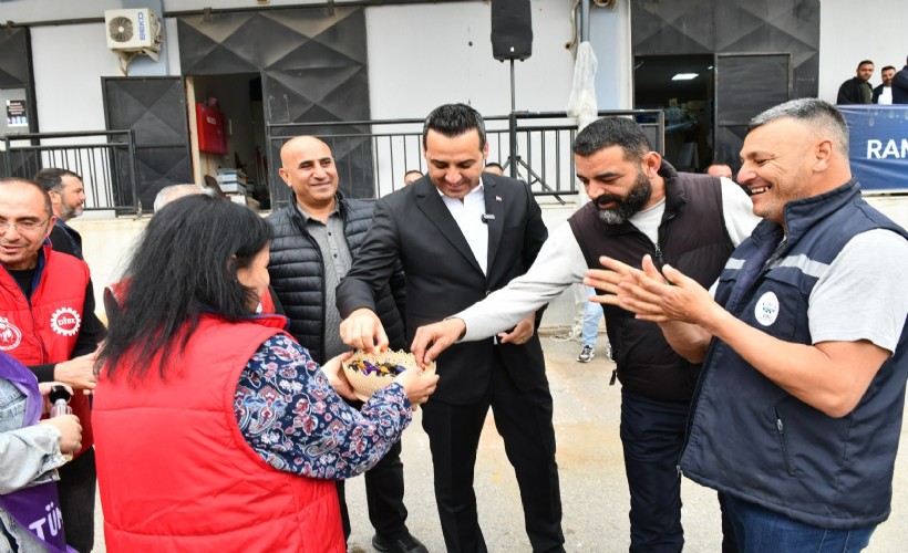 Başkan Yıldız, belediye personeliyle bayramlaştı