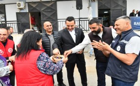 Başkan Yıldız, belediye personeliyle bayramlaştı