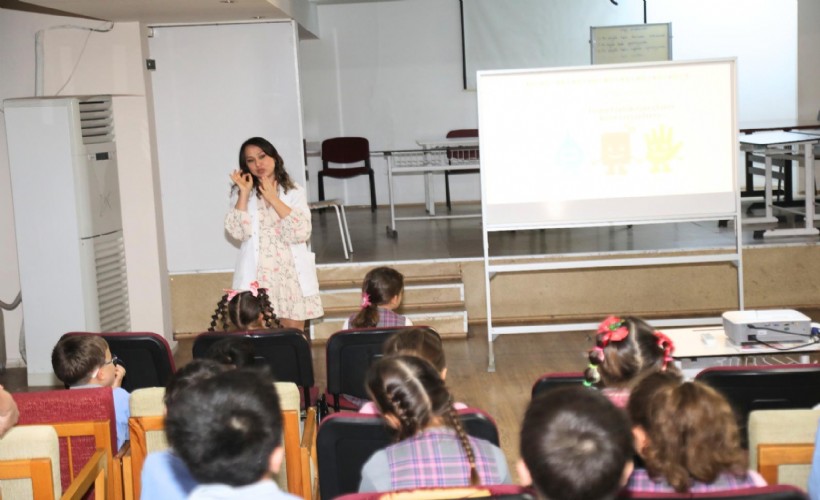 Bayraklı Belediyesinden çocuklara hijyen eğitimi