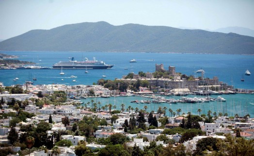 Bodrum'da bayram tatilinde otel fiyatları 1500 liradan başlayıp, 41 bin liraya kadar çıkıyor
