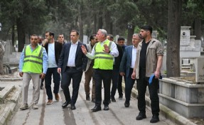 Bornova ve Büyükşehir'den ortak çalışma: Mezarlıklarda temizlik ve bakım yapıldı
