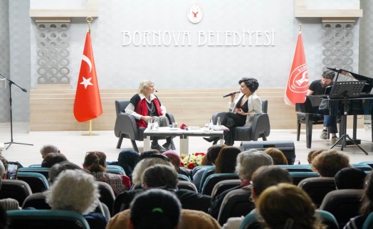 Bornova’da 8 Mart coşkusu: Kadınlar mücadelede buluştu