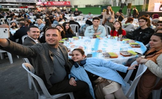 Bornova’da Kadir Gecesi’nde büyük iftar buluşması