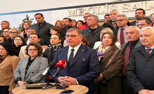 Büyükşehir CHP grubu gündemle ilgili toplandı: Tugay’dan ‘kurultay’ yorumu!