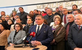 Büyükşehir CHP grubu gündemle ilgili toplandı: Tugay’dan ‘kurultay’ yorumu!