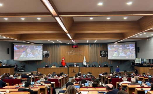 Büyükşehir’de ikinci kez görüşüldü: Karabağlar’da pazar yeri planlarına veto
