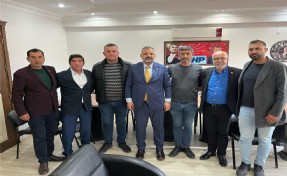 CHP Kınık'ta kriz çözüldü; Aslanoğlu, meclis üyelerini yeniden partiye döndürdü