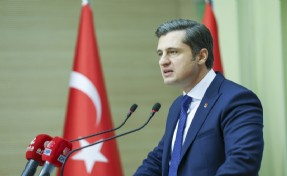 CHP'li Deniz Yücel'den 'Adnan Beker' eleştirilerine yanıt: 'Mücadelenin içerisinde yer almak isteyen herkese...'