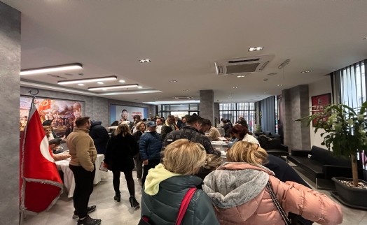 CHP’de ön seçim heyecanı yaşandı... Sandığa yoğun katılım!