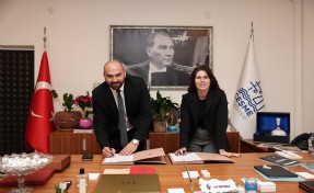 Çeşme Belediyesi ile Türkiye Satranç Federasyonu arasında iş birliği protokolü