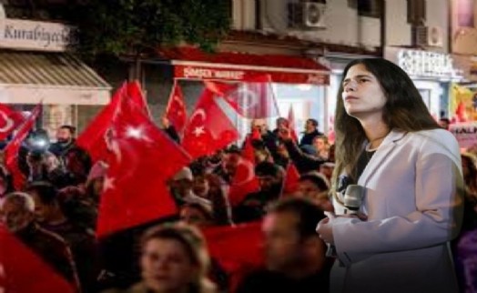 Çeşme demokrasi için yürüdü: Başkan Denizli'den dayanışma mesajları