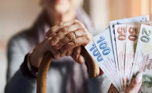 Emekliyi isyan ettiren ikramiye komisyondan geçti