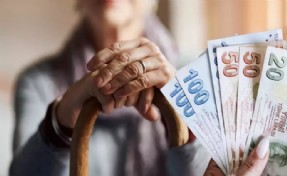 Emekliyi isyan ettiren ikramiye komisyondan geçti