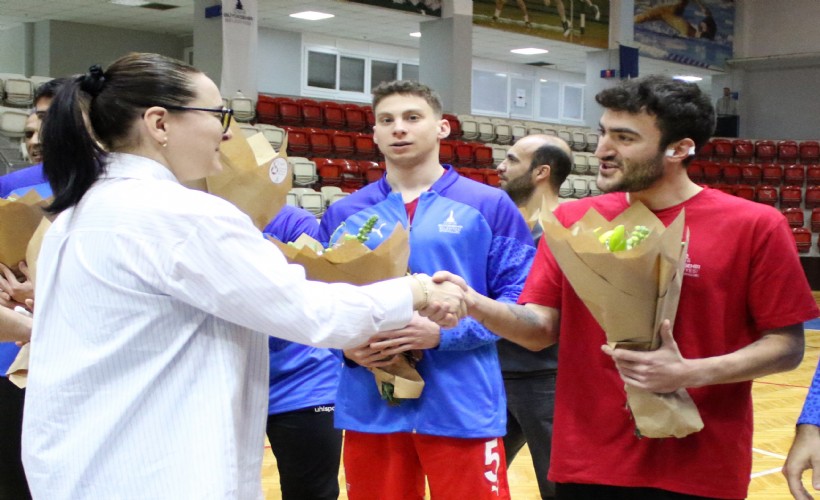 Erkek sporculardan kadınlara 8 Mart jesti