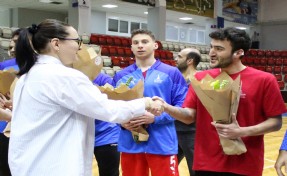 Erkek sporculardan kadınlara 8 Mart jesti