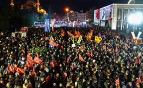 Gazeteciler ve siyasilere ev baskını! Çok sayıda gözaltı var