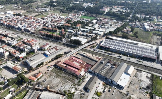 Gaziemir Hava Eğitim Yolu Taşıt Üst Geçidi’nde köprü yapımı tamamlandı