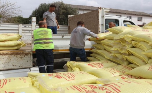 Güzelbahçe Belediyesi’nden çiftçiye desteğe devam