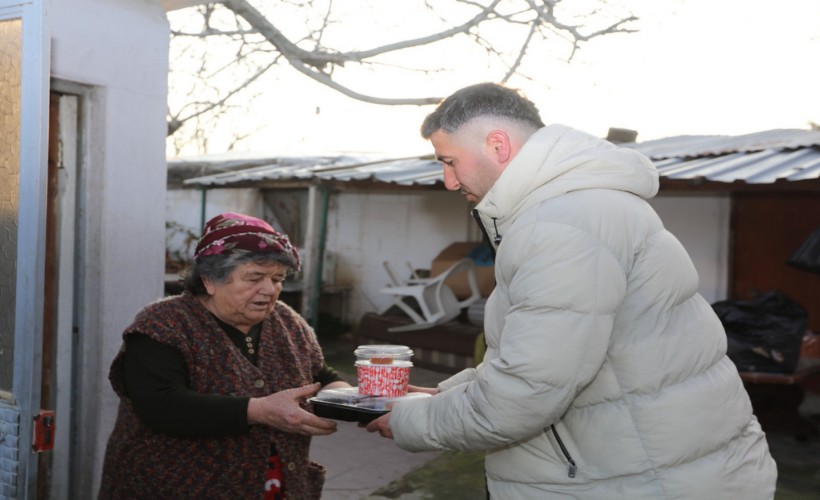Güzelbahçe Belediyesi’nden evlere iftar servisi