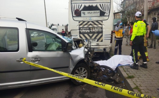 Hafif ticari araç ile motosiklet çarpıştı: 1 ölü, 1 yaralı