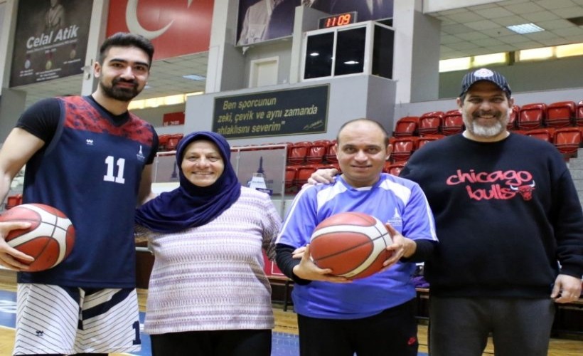 İzBB Spor Kulübü'nden özel gereksinimli bireylere ücretsiz basketbol kursları